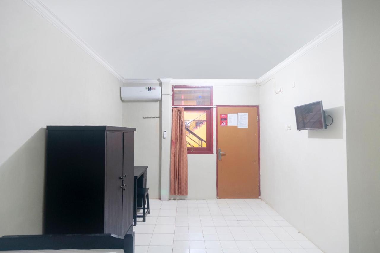 Oyo Life 3034 Taman Melati Hotell Depok Exteriör bild
