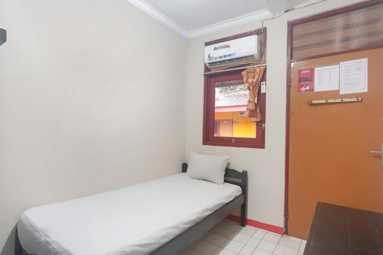 Oyo Life 3034 Taman Melati Hotell Depok Exteriör bild