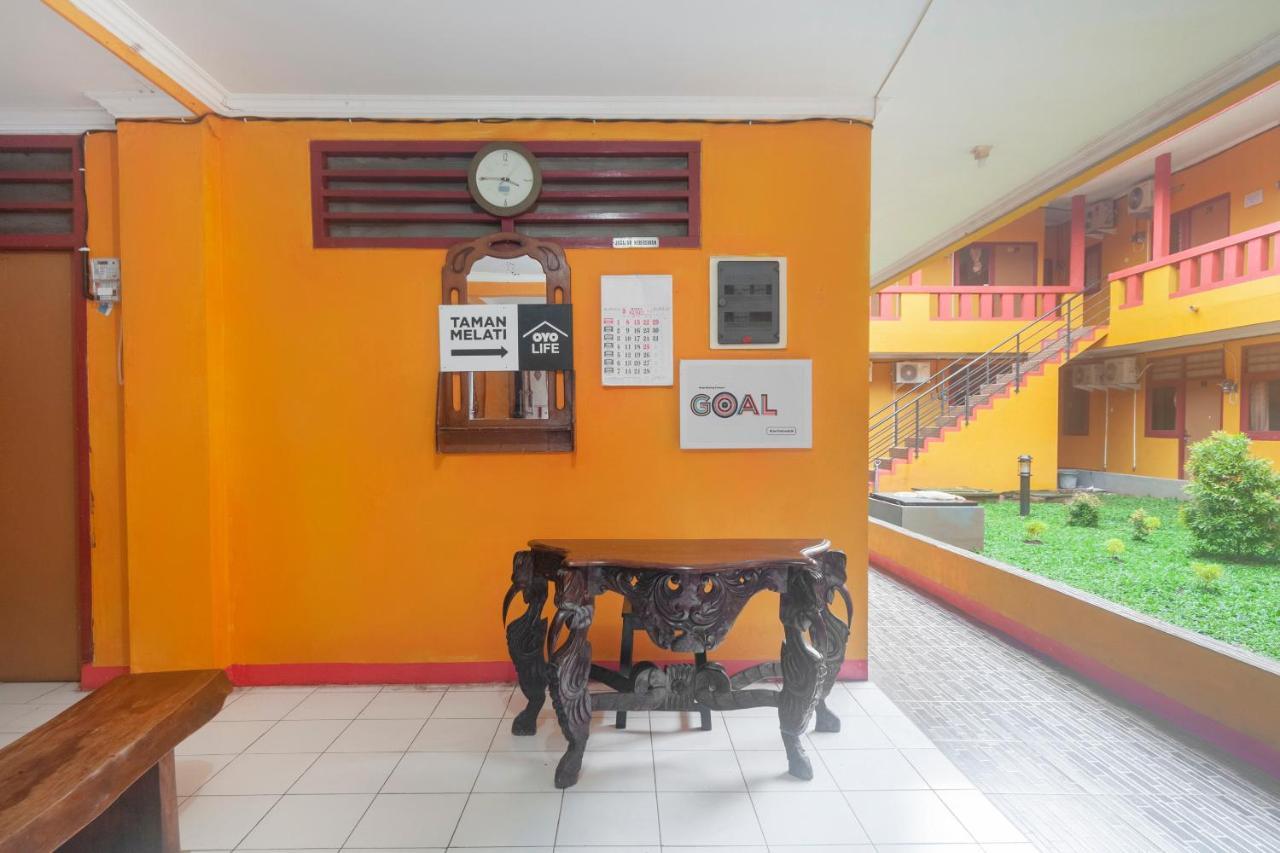 Oyo Life 3034 Taman Melati Hotell Depok Exteriör bild