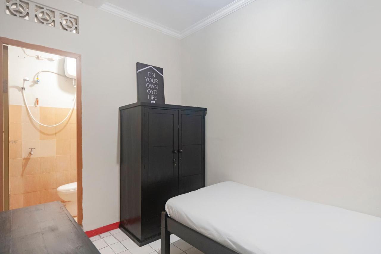 Oyo Life 3034 Taman Melati Hotell Depok Exteriör bild