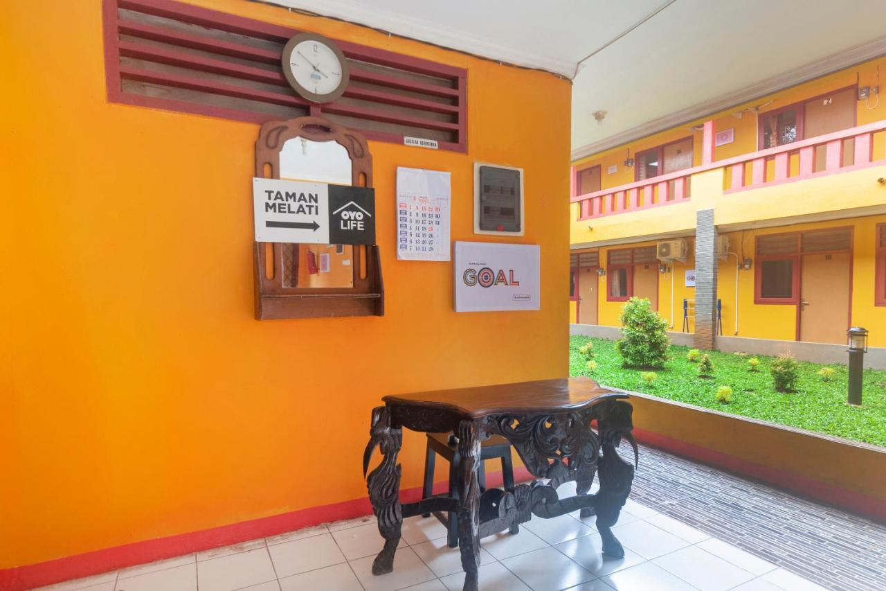 Oyo Life 3034 Taman Melati Hotell Depok Exteriör bild
