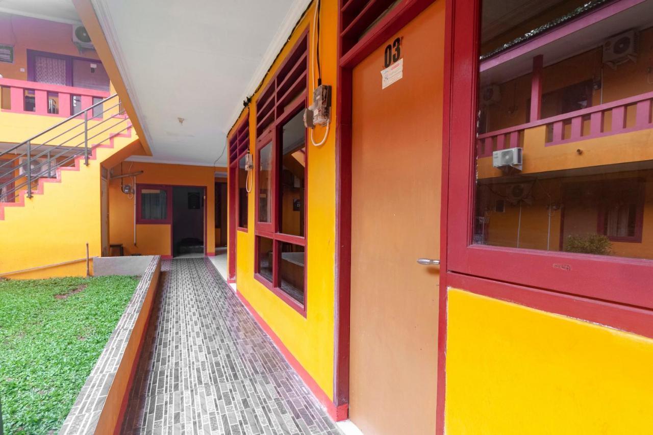 Oyo Life 3034 Taman Melati Hotell Depok Exteriör bild