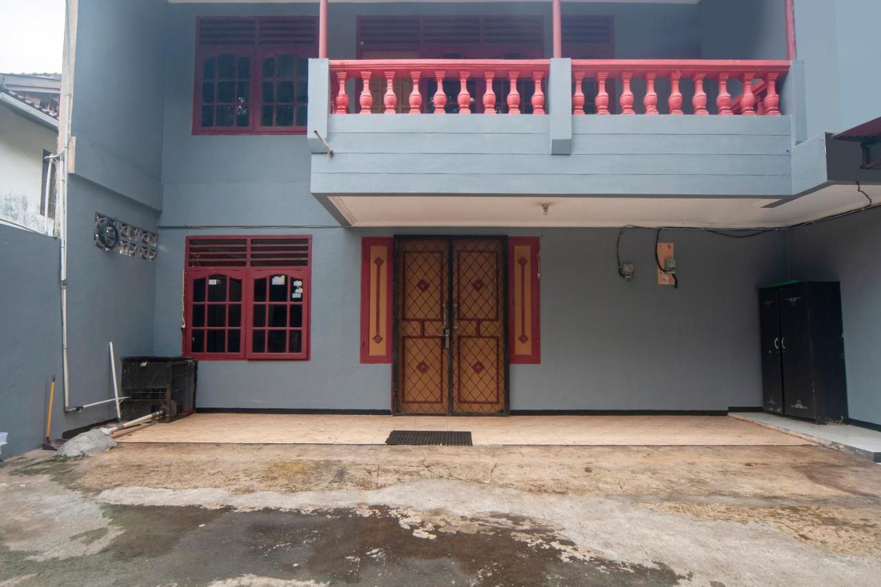 Oyo Life 3034 Taman Melati Hotell Depok Exteriör bild