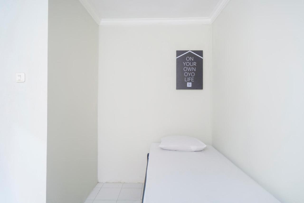 Oyo Life 3034 Taman Melati Hotell Depok Exteriör bild