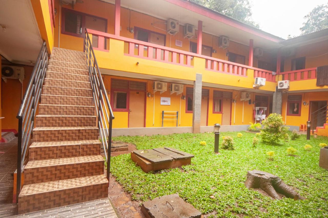 Oyo Life 3034 Taman Melati Hotell Depok Exteriör bild